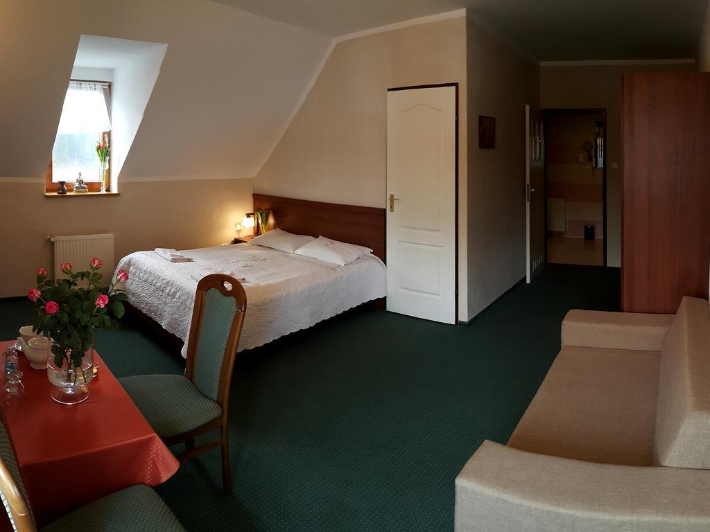 Zajazd Byczy Rog Mittelwalde Exterior foto